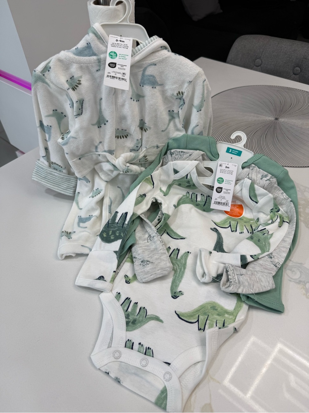 Infant Dinosaur 3-Piece Bodysuit Set 3 month and Robe size  3-9 month nwt